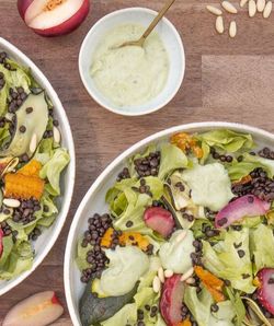 Sommersalat mit gebackener Zucchini, Mais und Nektarine