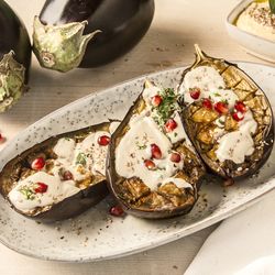 Geröstete Auberginen mit Tahini