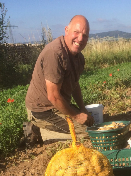 Frank Keese bei Kartoffelernte