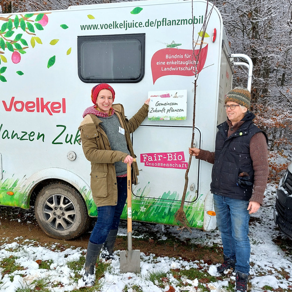 Die Vorstandsmitglieder der Fair-Bio-Genossenschaft: Stefanie Heidenreich & Stefan Voelkel