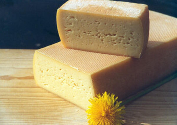 Produktfoto zu Heumilch-Tilsiter vom Hof Heggelbach