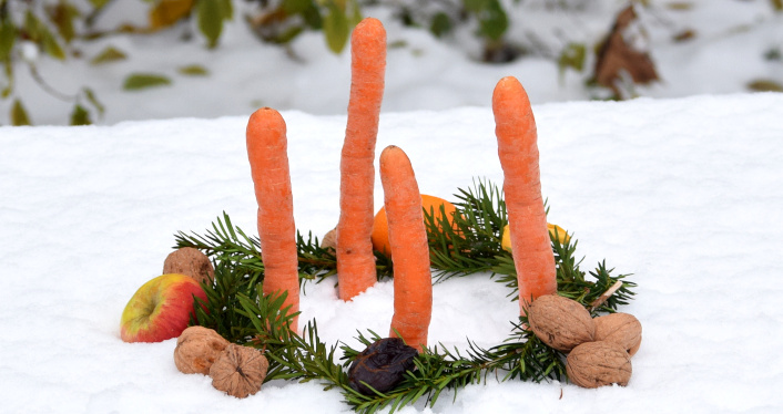 Adventskranz mit Möhren